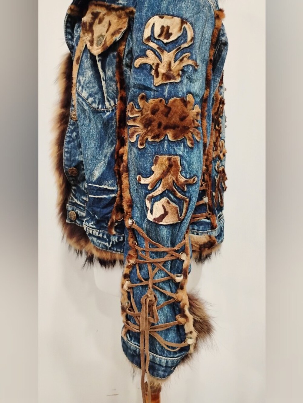 STUNNING FOX TRIMMED JACKET NWOT - Picture 12 of 15